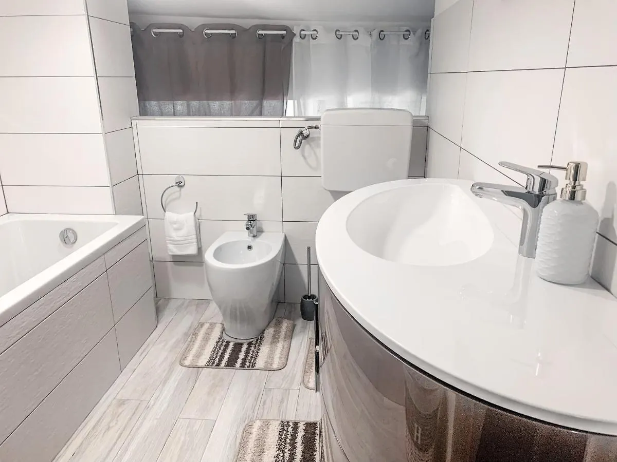Bed & Breakfast B&B Ma'Delina Settimo Milanese Italia