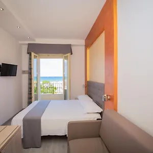 hotel-gabbiano.riccione-hotels.org/